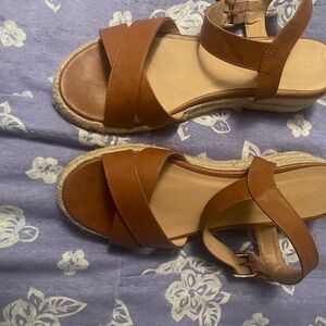 Ladies wedge sandal size 10